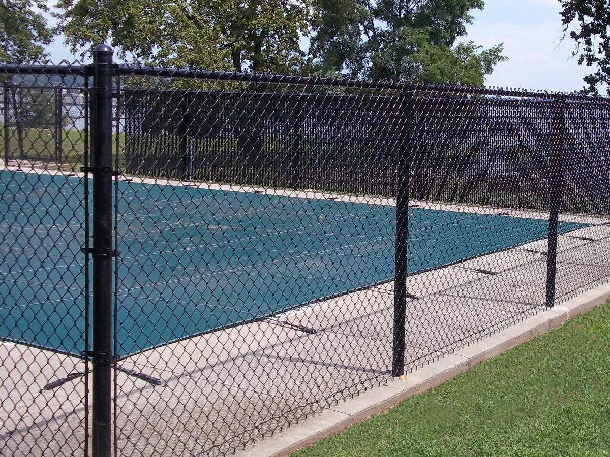 Chain Link fence - Black Chain Link Fence style