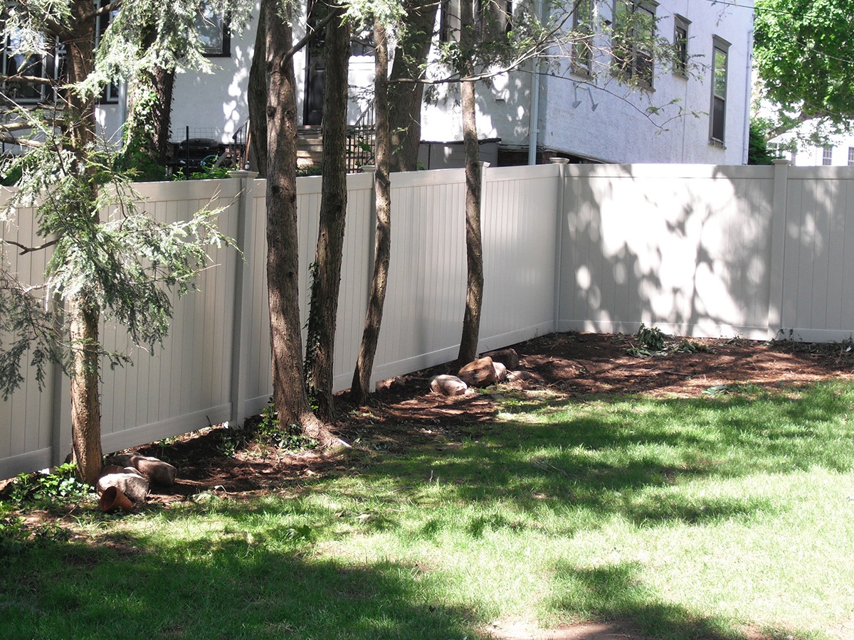 Vinyl fence - Tongue & Groove Privacy Vinyl Fence style