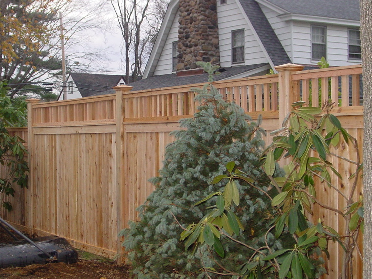 wood fence - Cedar Tongue & Groove Spindle Top style