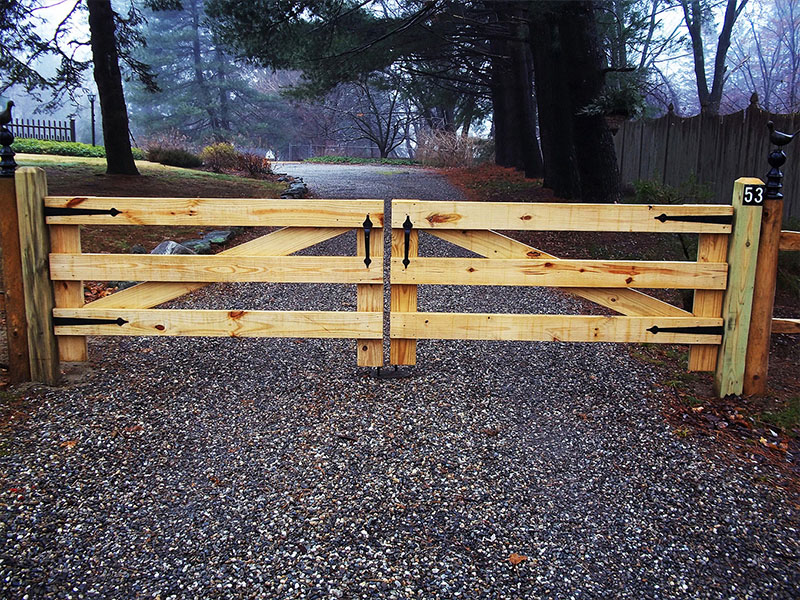 Cold Spring NY horizontal style wood fence