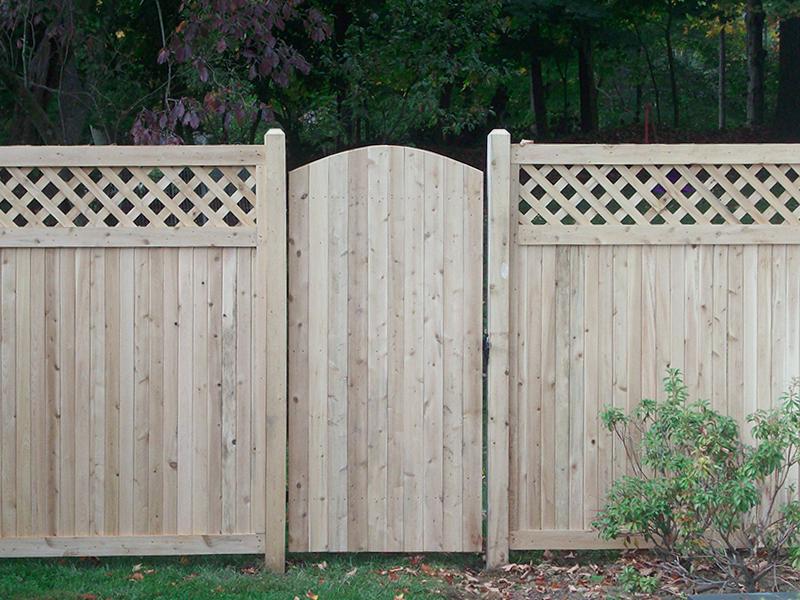 wood fence Ridgefield Connecticut