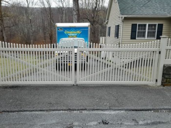 Automatic Driveway Gate Example | Mahopac Fence Company 