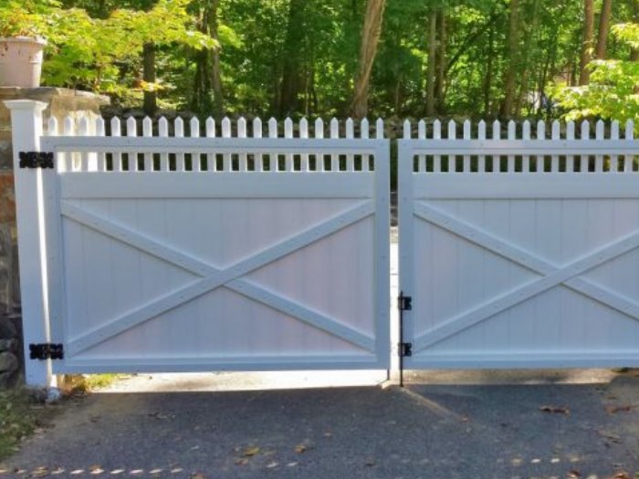 Automatic Driveway Gate Example | Mahopac Fence Company 